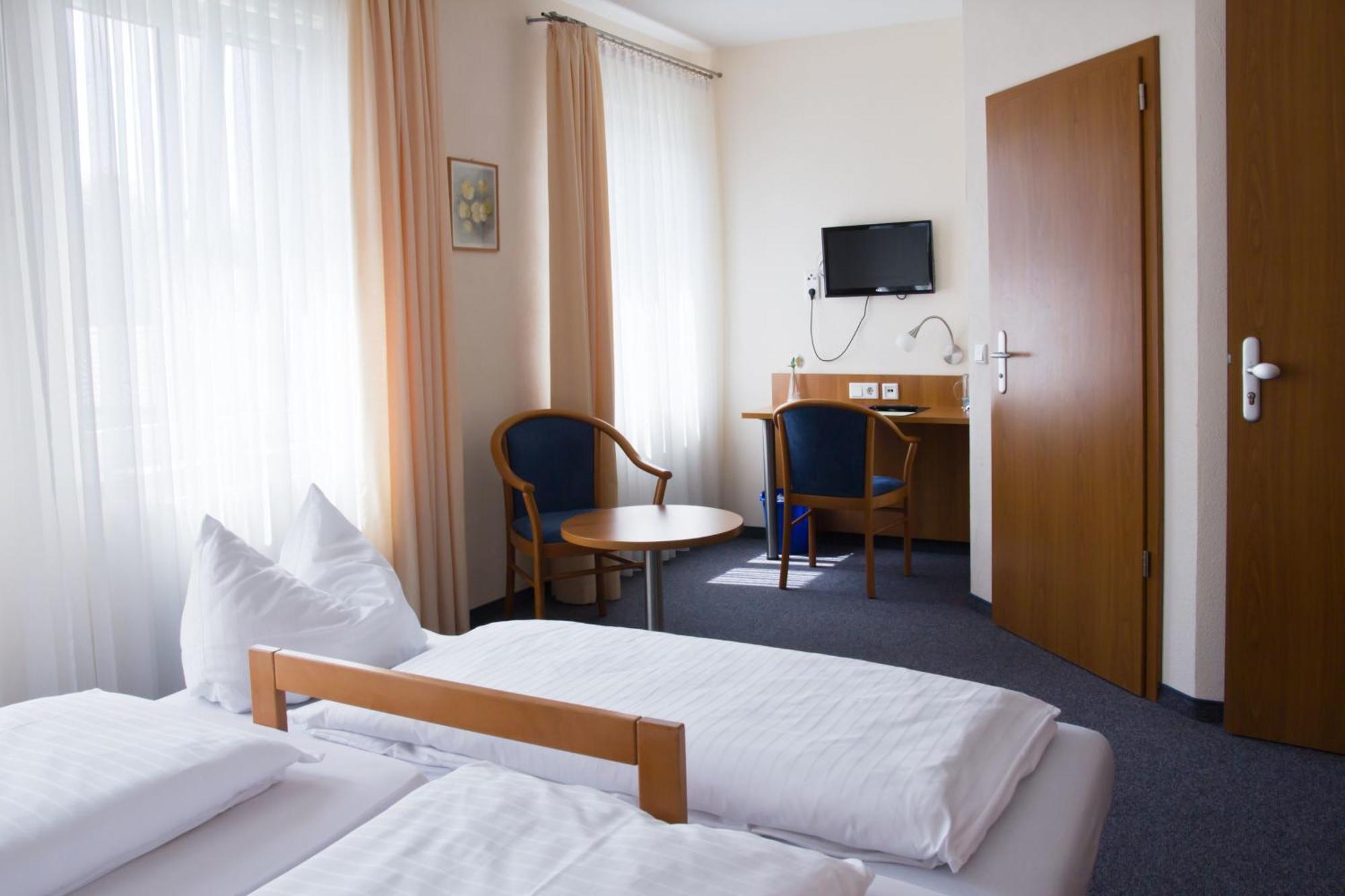 Gästehaus zur Kurve Zirndorf Zimmer foto